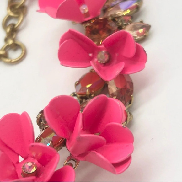 J. Crew Pink Flower Mardi Gras Necklace NWT - Picture 4 of 11